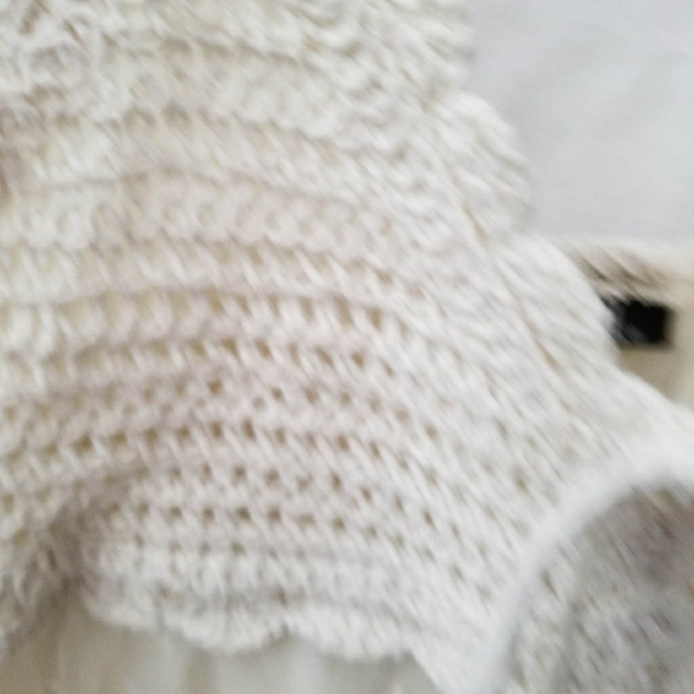 Cream Macrame & Lace Crop Top - Picture 3 of 8